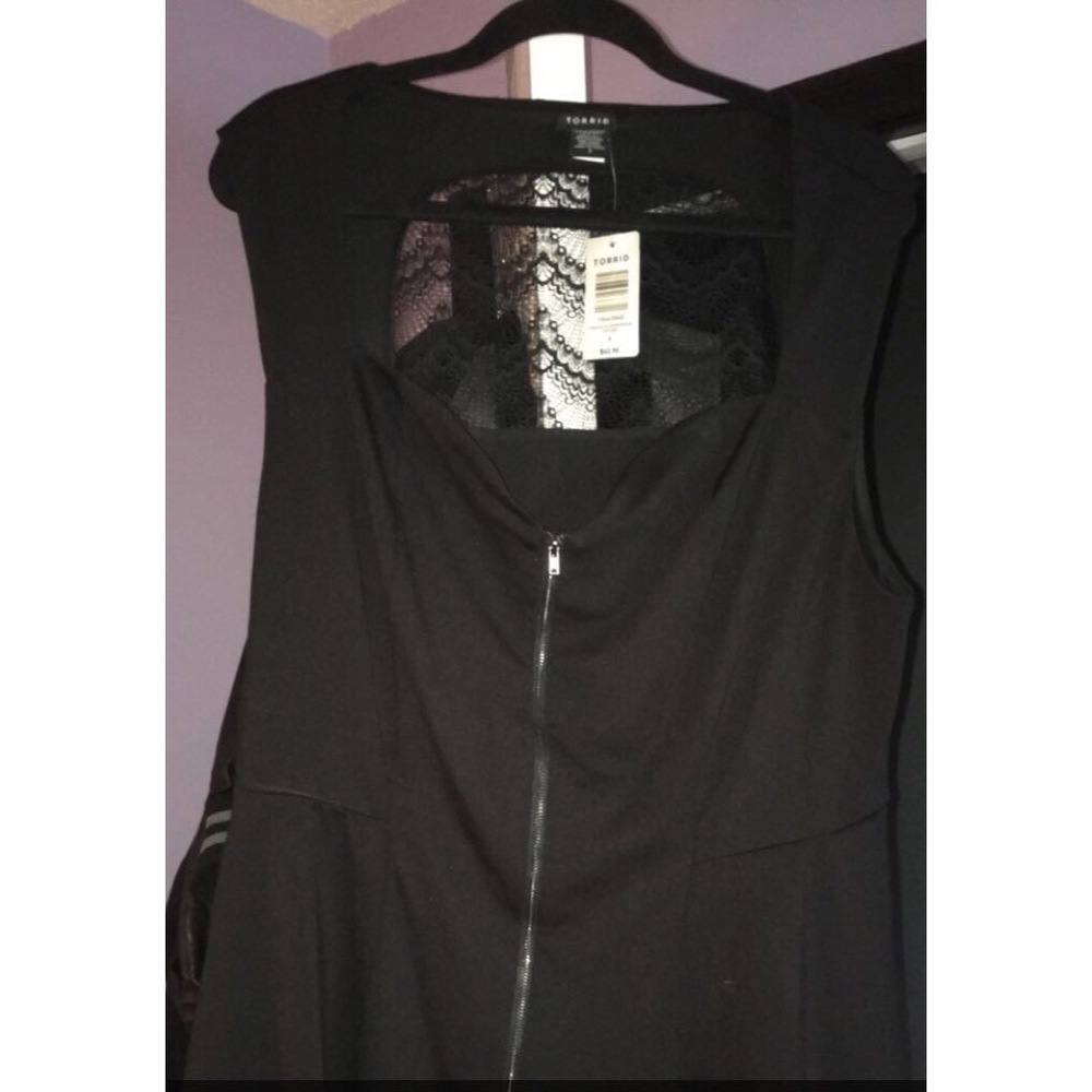 Torrid front zip peplum top