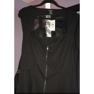 Torrid front zip peplum top