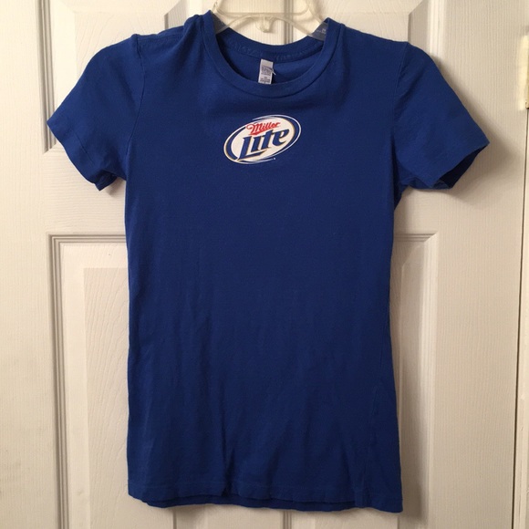 Tops - m i l l e r.  l i g h t.