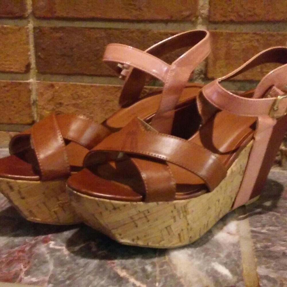 Chinese Laundry Wedges