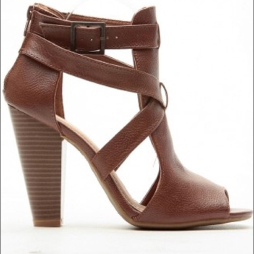 Gorgeous Chestnut Wedges