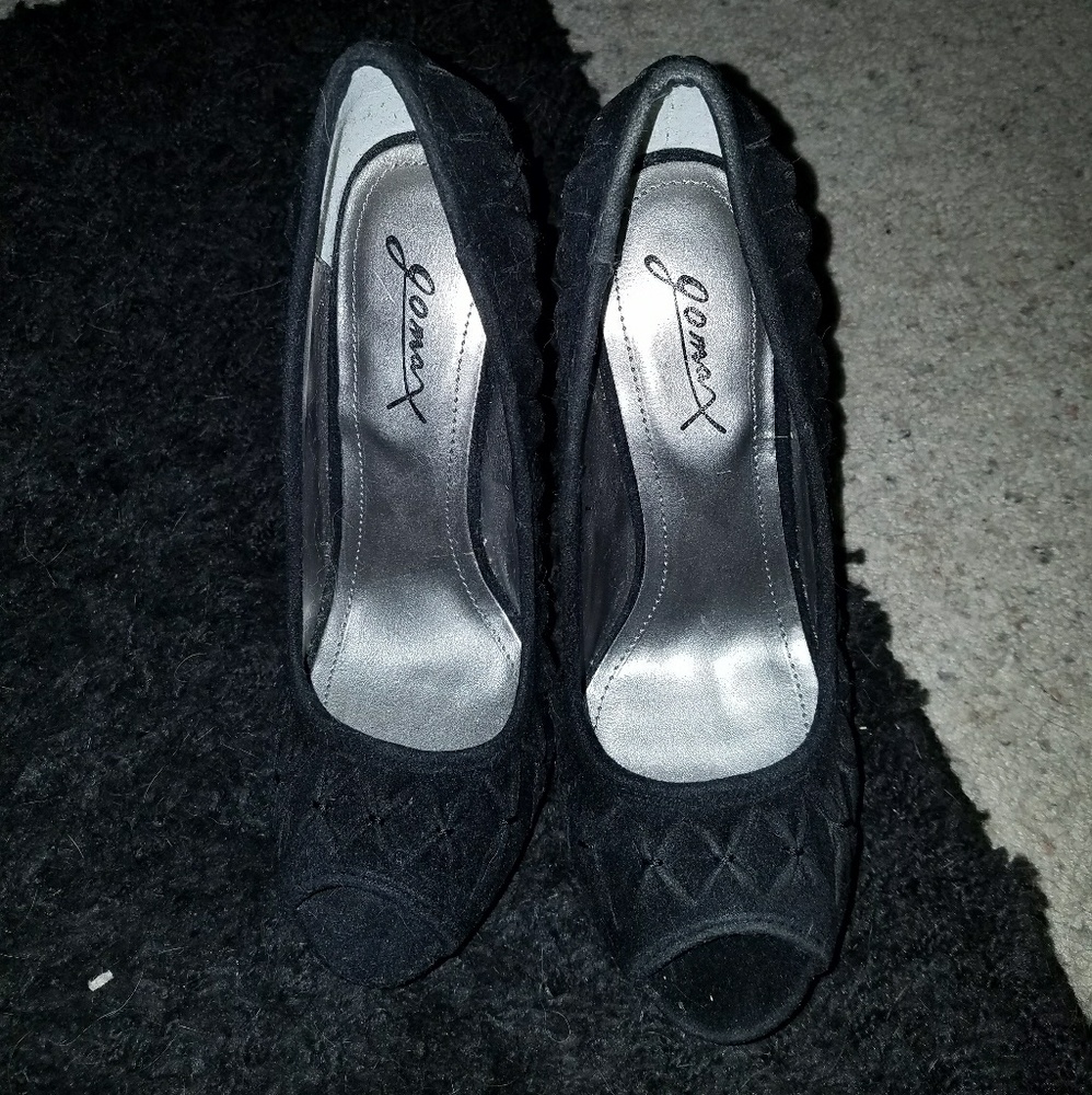 Gomax black platform peep toe heels, 7. NWOT