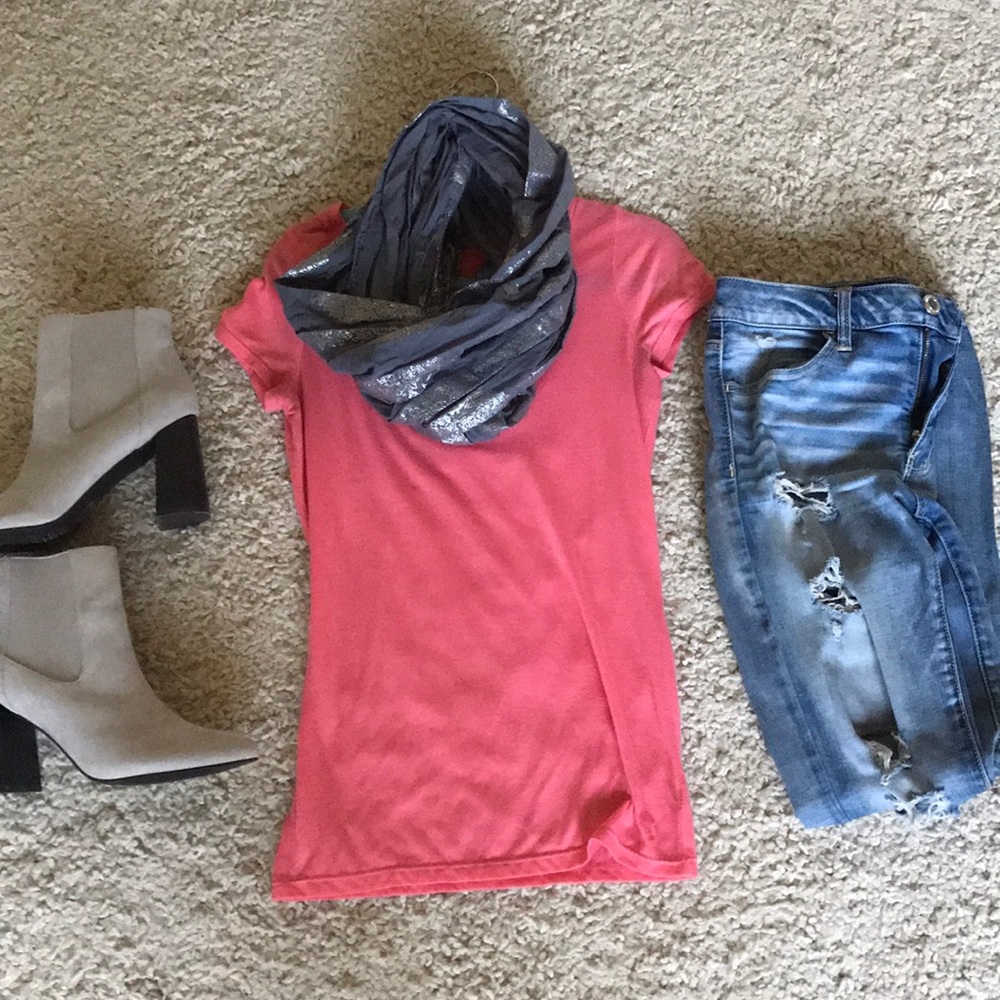 American Eagle basic tee coral
