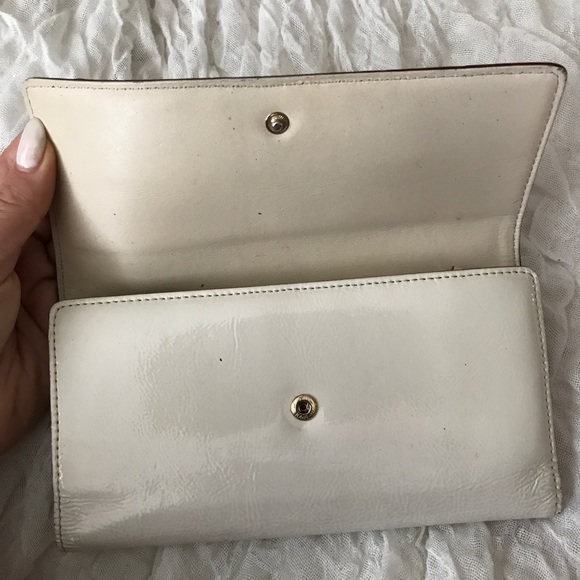 Kate Spade Wallet in Cream - Picture 2 of 6
