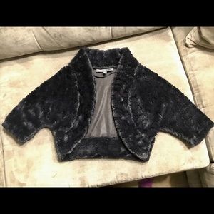 Donna Ricco Black Faux Fur Shrug