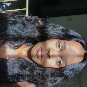 Meet your Posher, Nia