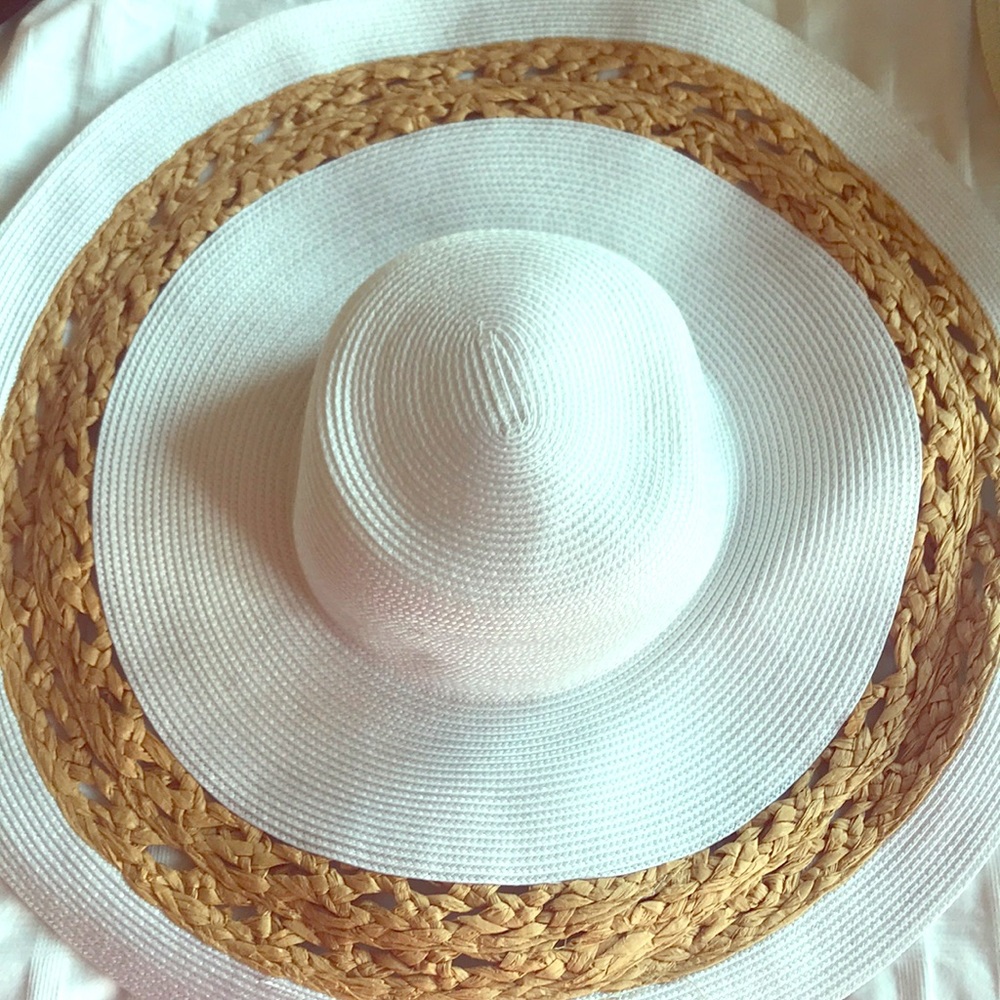 Big sun hat