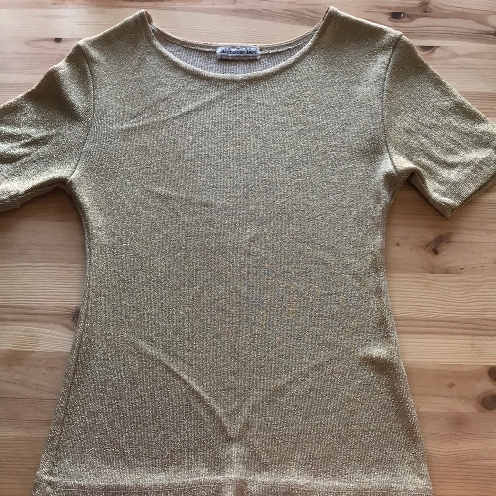 Gold top from accessory lady