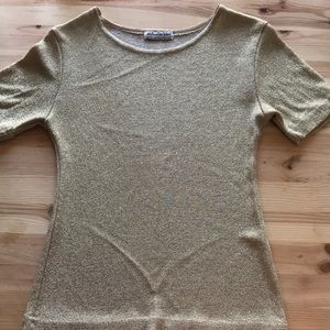 Gold top from accessory lady