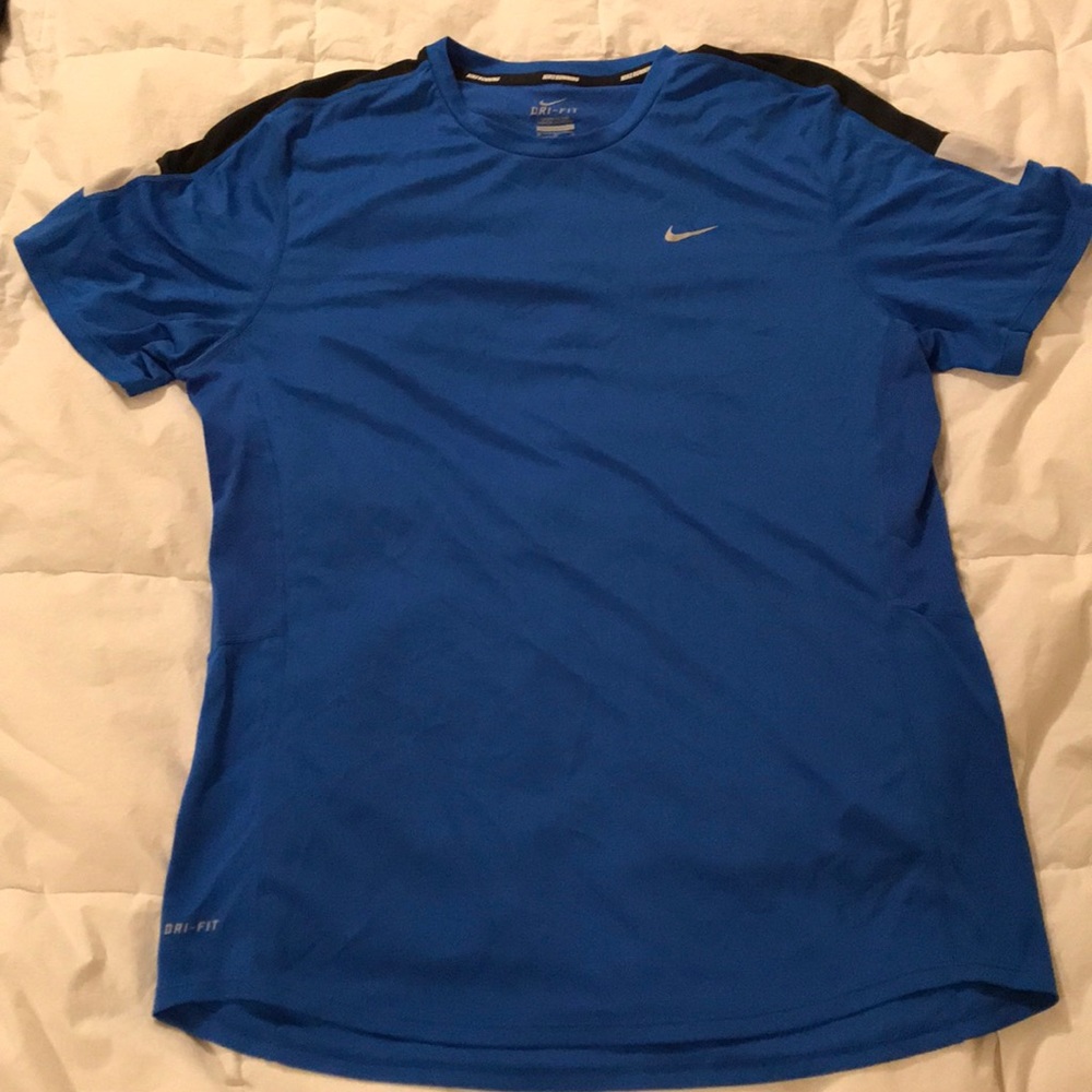 Nike Dri-Fit men’s size medium shirt- blue