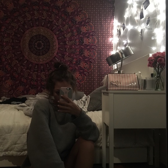 urban outfitters pink/purple tapestry - Picture 3 of 3