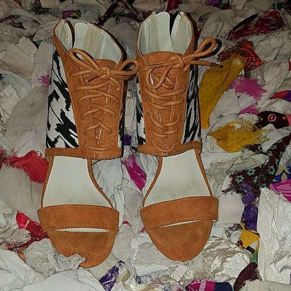 Adorable wedges - Picture 2 of 5