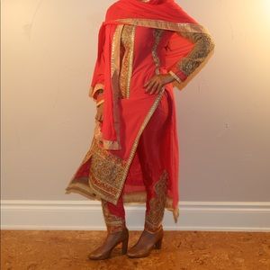 Beautiful shalwar kameez with dupatta