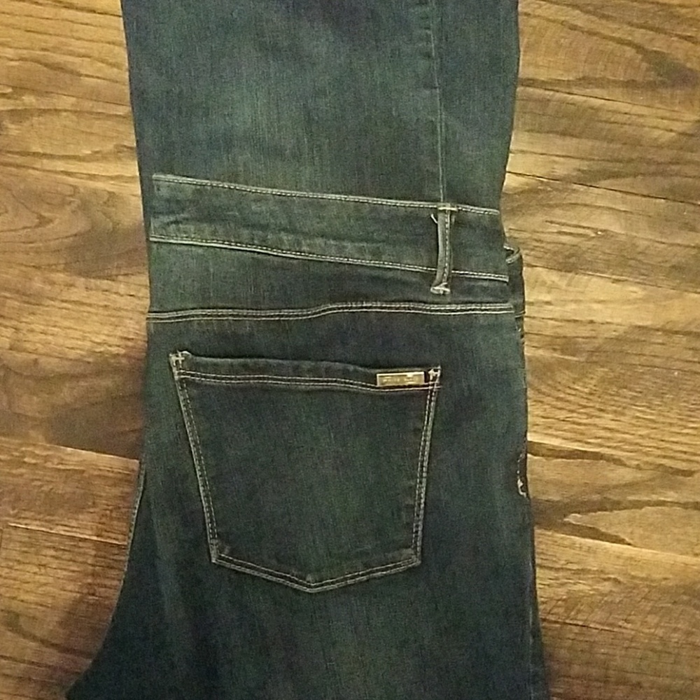 White house black market size 12 short jeans