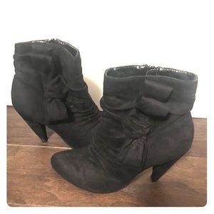 Mossimo black booties