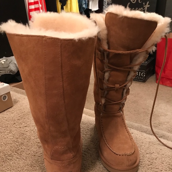 UGG Boots - Picture 4 of 5