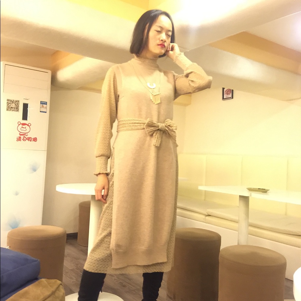 Three pieces nude dress with knit vest and belt