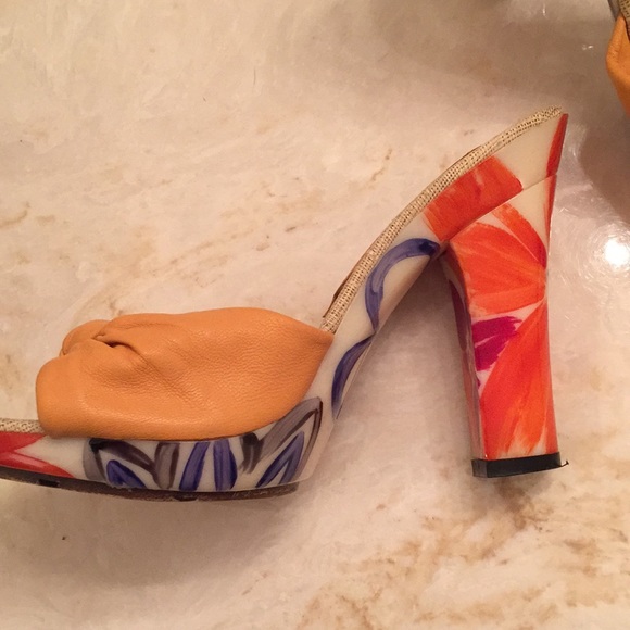 Pink floral heels - Picture 3 of 4