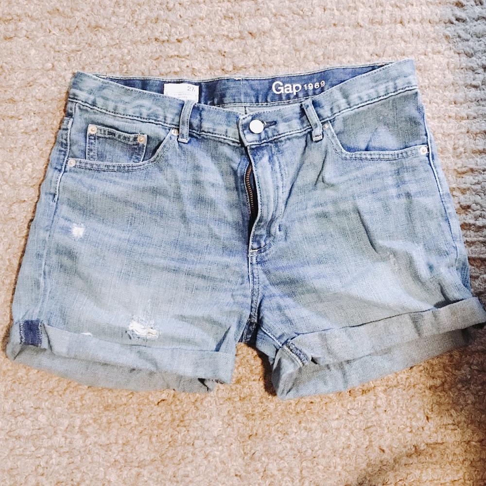 Gap boyfriend shorts size 27r