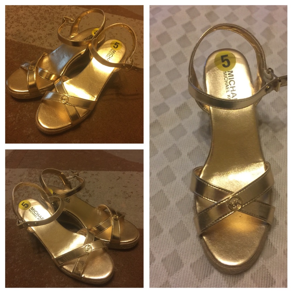 Authentic Michael Kors Women's Wedge 👠 - Picture 3 of 8