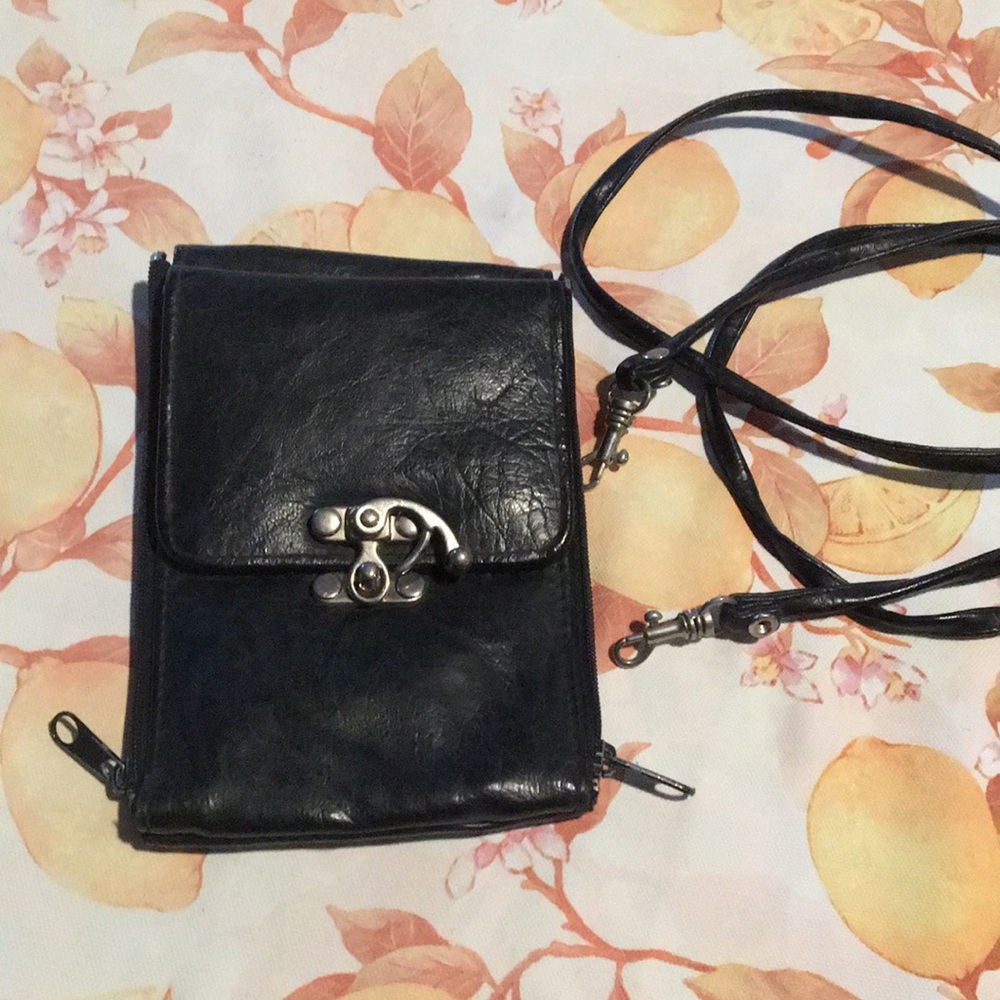 🎈Passport Black Leather Bag