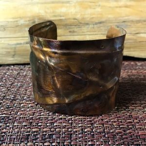 Textures and folds Cuffs