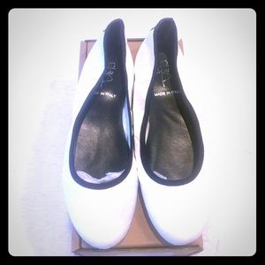New in Box Cartina Paper Ballerina Flats