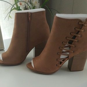 Cute booties..