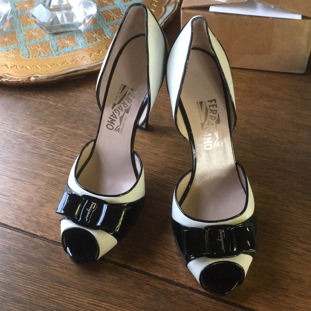 Ferragamo Spectator Pumps