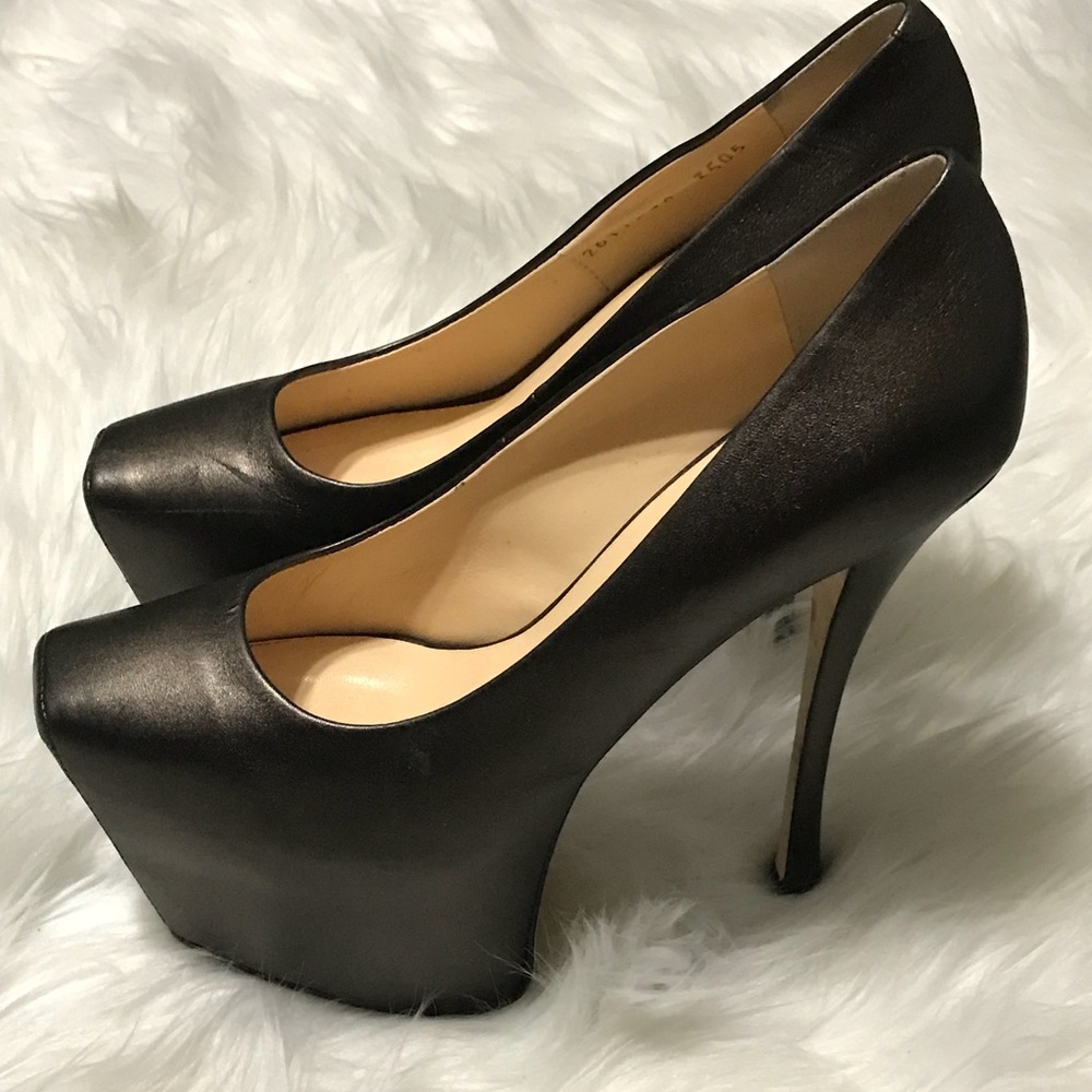 SOLD💕Giuseppe Zanotti platform heels💕