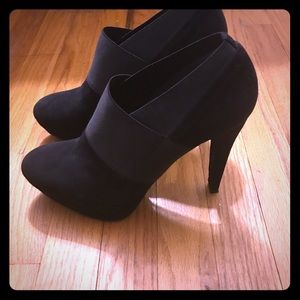 Stuart Weitzman Platform Pump