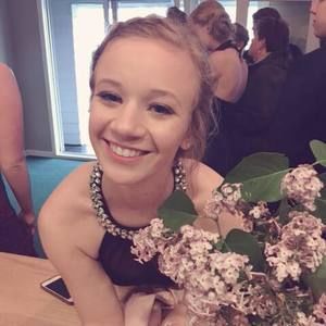 Meet your Posher, Lydia