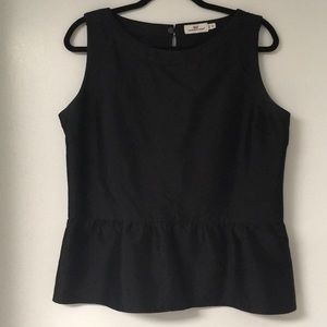 Black Vineyard Vines peplum top