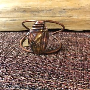 Oval wire cuff