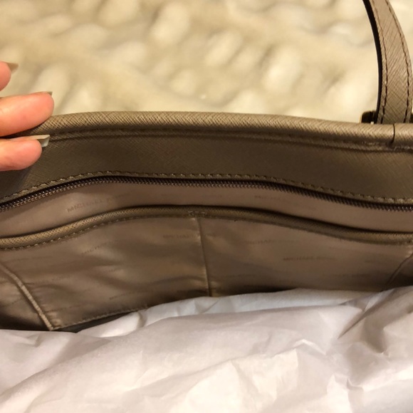 🎉SOLD🎉Michael Kors bag - Picture 4 of 8
