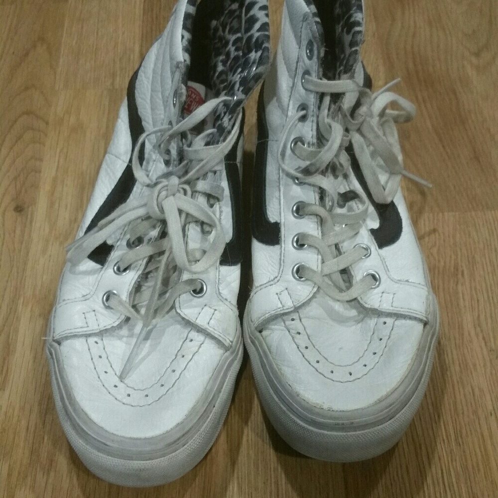 Vans white leather Sk8-hi