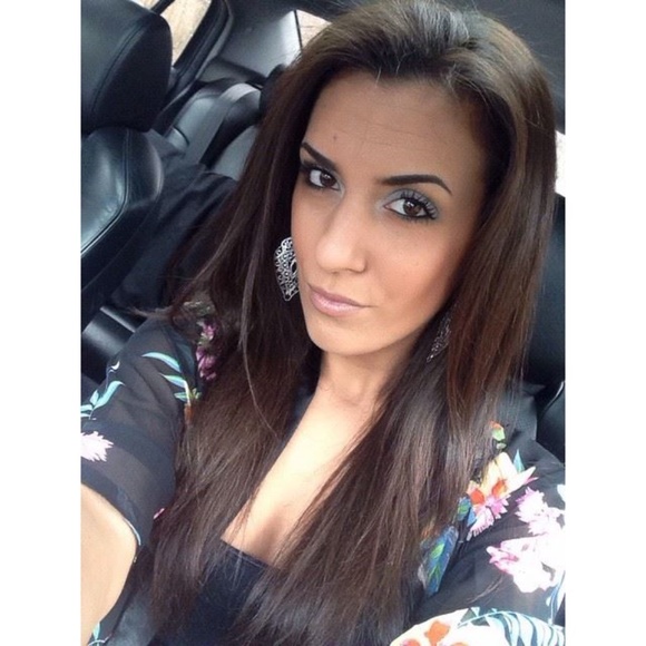 Meet Your Posher, Kristen! - Picture 2 of 4