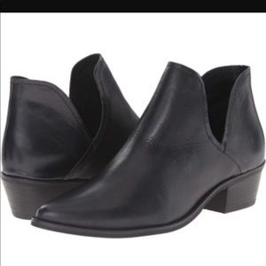 Steve Madden black Austin bootie