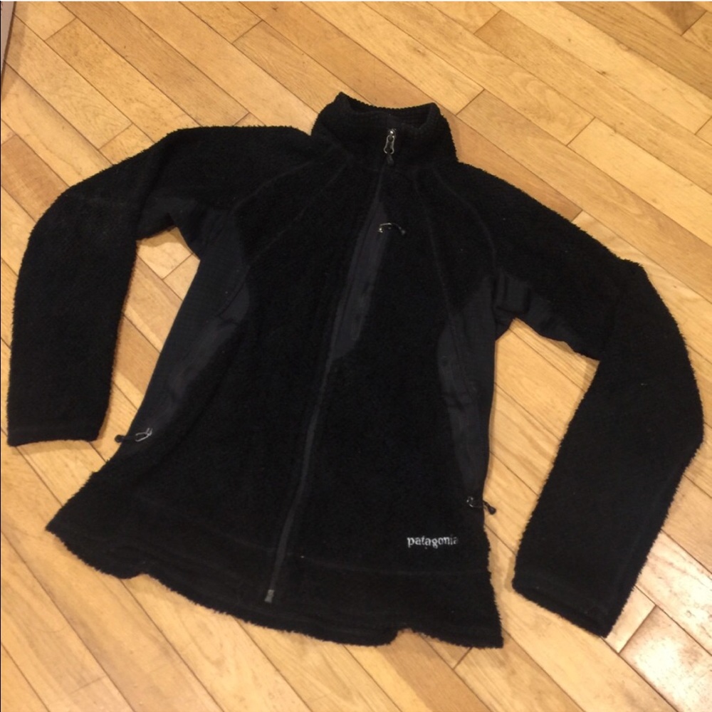 Black Patagonia R2 Jacket