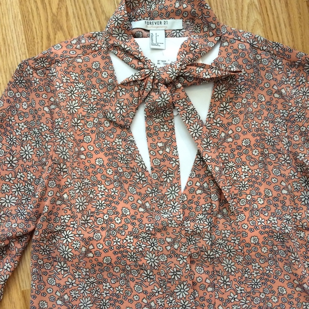 Forever 21 Floral V Neck Bow Blouse