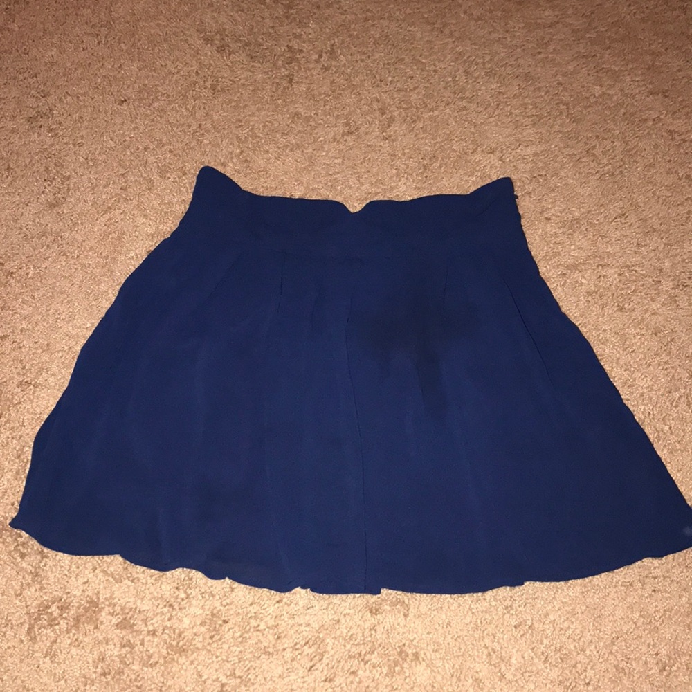 Double layered sheer polyester skirt