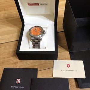 Swiss Army Men’s Dive Master Silver Bezel Watch