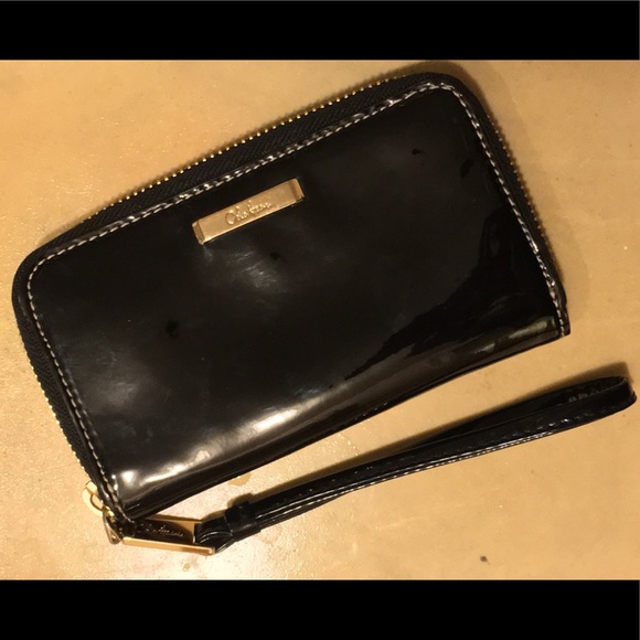 COLE HAAN Patent Leather Zip Around Cell Case - Picture 1 of 5