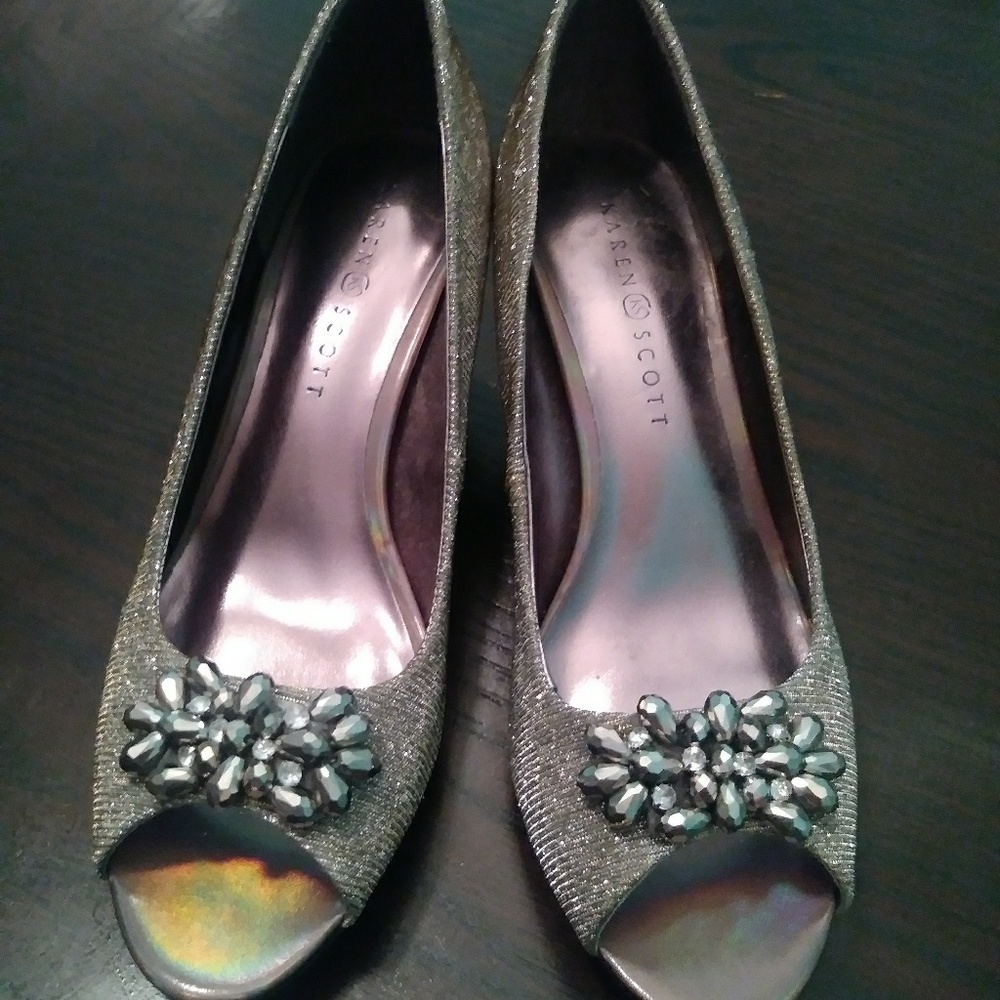 Glittery heels size 9, Never Worn