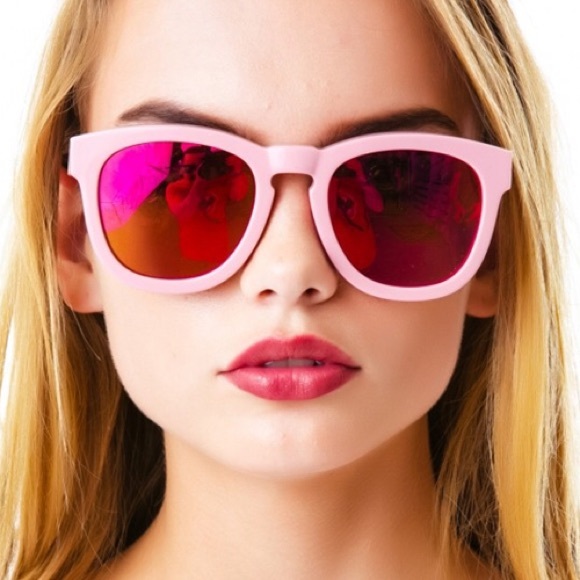 Wildfox Accessories - Wildfox Pink Sun Classic Fox Mirror Sunglasses