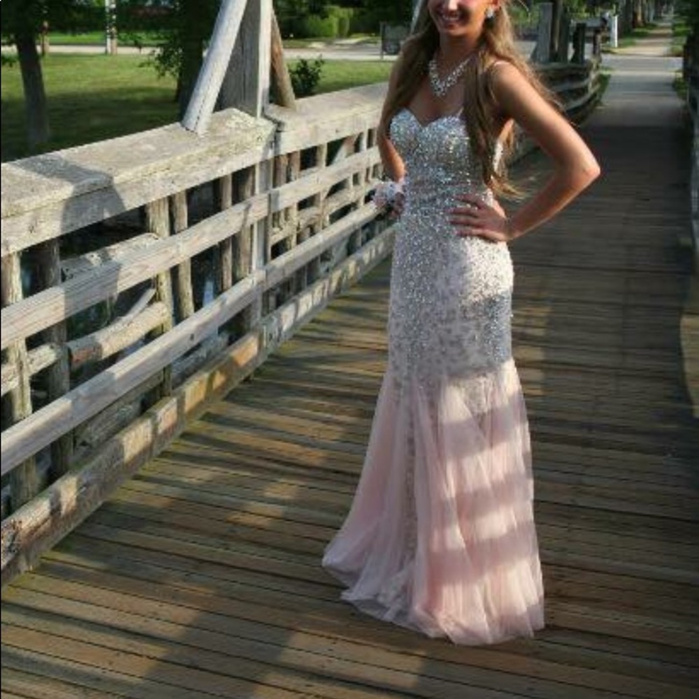 Gorgeous dress