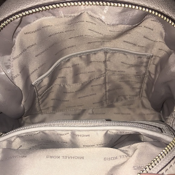 Back pack/ purse - Picture 4 of 6