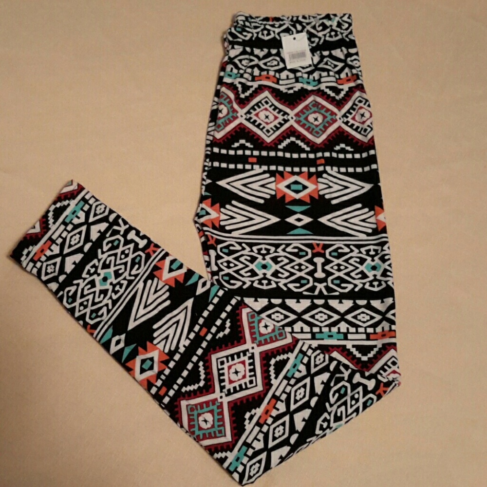 Luxuriously Soft Leggings, one size NWT