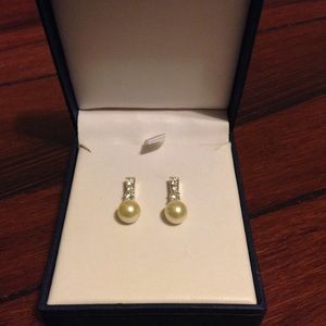 Pearlesque and rhinestone earrings