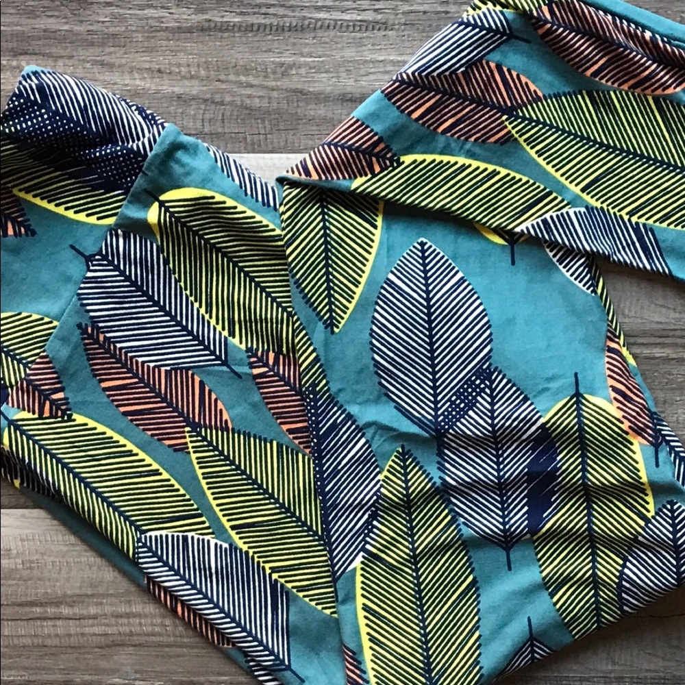 Tc Lularoe leaves Leggings